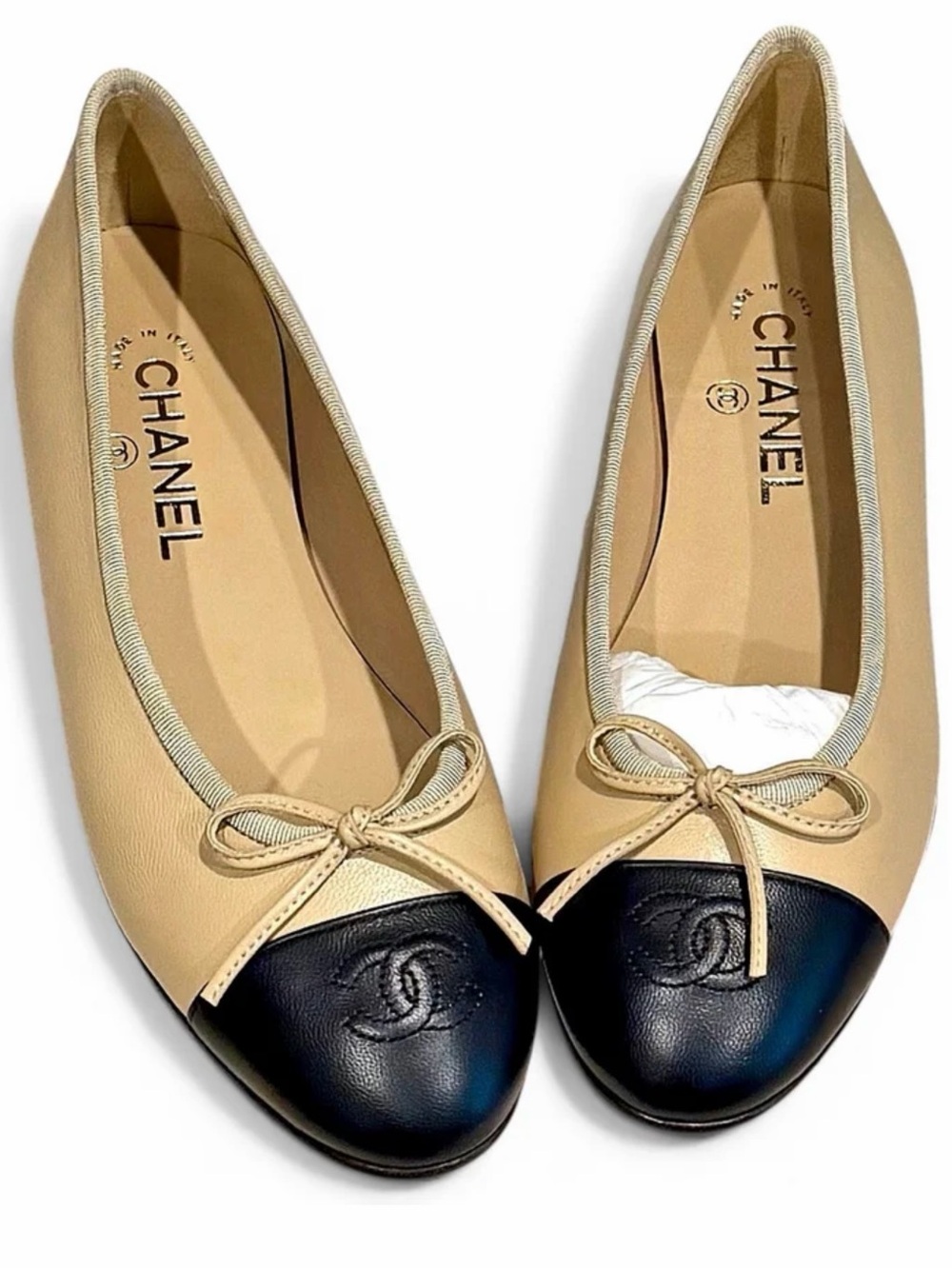 CHANEL Beige and Black Cap-Toe Leather Ballet Flats
